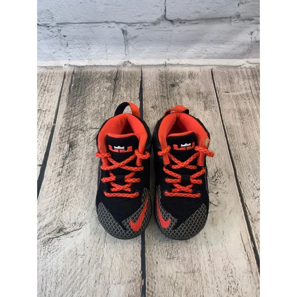 NIKE Boy’s LeBron XII TD Sneakers / Size: 7C